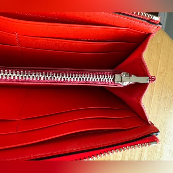 Coach travel wallet -scarlett in color - brand new - Picture 10 of 12